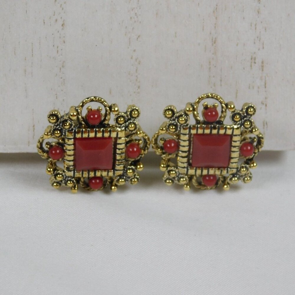 Square Gold Tone Rust Red Clip-On Earrings Filigree Detailed Unmarked 1" x 1"